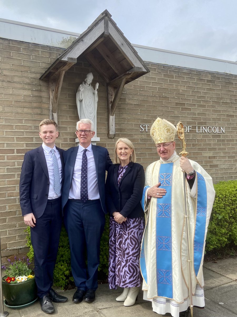 KevSTAR80's tweet photo. At Mass today, Mrs Grace was formally  inducted as @StHughSchool Head of School, by +Richard.

Julie Oldroyd (Director of Diocesan Education Service) with governors, staff and students joined family members, the Parish, Cn Rob, Fr Nick &amp; Dcn Rob for the celebration.

@ABDiocese https://t.co/chjxxgIF6g
