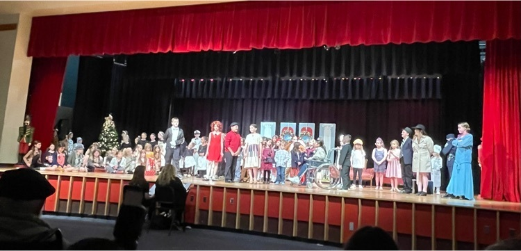 MrsWhitCPM's tweet photo. We are so proud of the cast and crew of Annie Jr.  Bravo!!!  Thank you CPM Drama club!  It was amazing!! https://t.co/1Bs96QcKk6