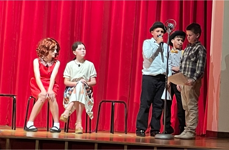 MrsWhitCPM's tweet photo. We are so proud of the cast and crew of Annie Jr.  Bravo!!!  Thank you CPM Drama club!  It was amazing!! https://t.co/1Bs96QcKk6