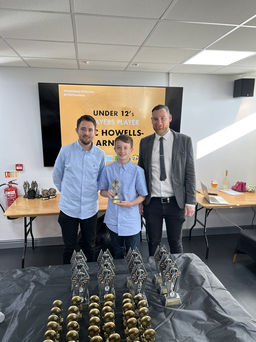 🏆UNDER 12’s👍

Really positive season - challenged for top four in the league table, only lost two matches since Christmas and saw one of their players join Swansea. Incredible, well done!

Coaches Player: Ifan Davies
Managers Player: Llew Rees
Players Player: Jac Arnold

💛🖤