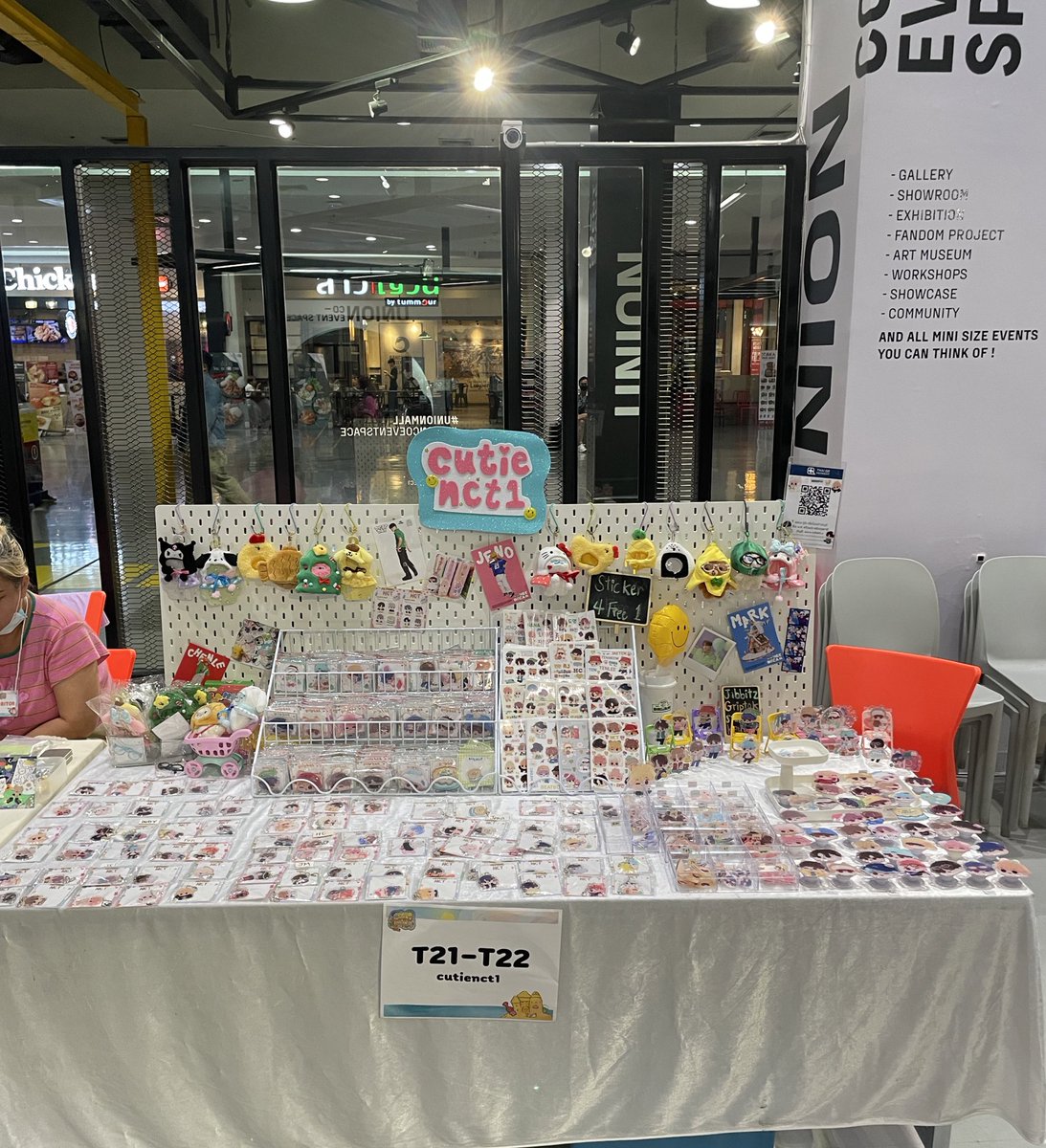 จบไปแล้วกับงาน #NCTinSUMMERbeach ทั้ง 2 วันนะคะ ขอบคุณทุกคนที่แวะเวียนมาหากันมากๆทั้งลูกค้าใหม่และเก่า ดีใจที่ได้พบเจอพูดคุยกันน้า🥹🩵 เจอกันเดือนหน้างาน neon city ค้าบ💖🫧 ของที่หมดรอบนี้มีรีสตอคแน่นอน ทักมาได้เลยฮะ📦🥰🙌🏻