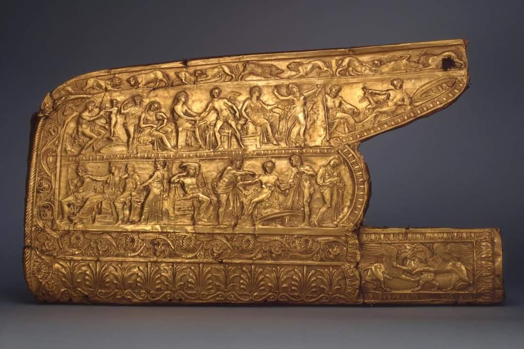 Scythian Gold Goryt Overlay (4th Century BC). It was found in Chertomlyk Barrow near Nikopol, Dnieper Area, Russia.

A goryt is a carrying case for both - bow and arrows.

The Hermitage Museum 

#archaeohistories