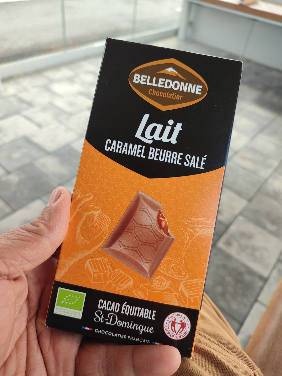 TiCafew's tweet photo. 🍫 Découvrez notre magnifique gamme de chocolat Bio &amp; Équitable : https://t.co/h5VsQfgrJ0  

👌 Laissez-vous séduire par son goût raffiné et nos recettes uniques concoctées avec amour par notre maître chocolatier  💥 Profitez de 10% de réduction sur notre site internet https://t.co/jRvKG2eKFe