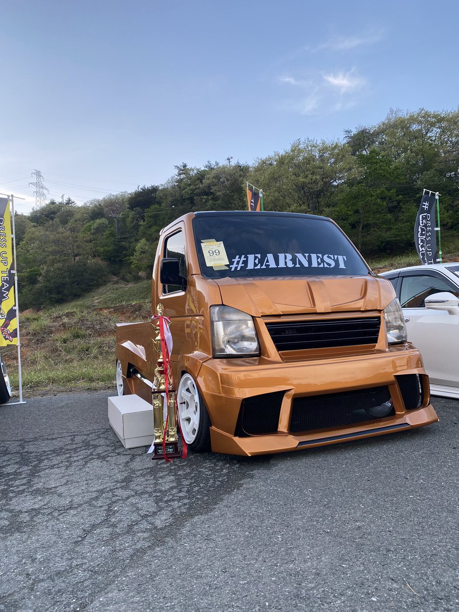 Tomokaiju_car's tweet image. お疲れ様です┏oﾍﾟｺ
DSU杯行ってきました！
結果の方なんですが
総合審査賞いただきました！
投票、交流してくださった皆様ありがとうございました！

メンバーも全員受賞できて嬉しかったです！

 #EARNEST  #個性派過激集団  #DA63T  #キャリィ  #オレンジ  #幅の暴力  #ガンダム軽トラ