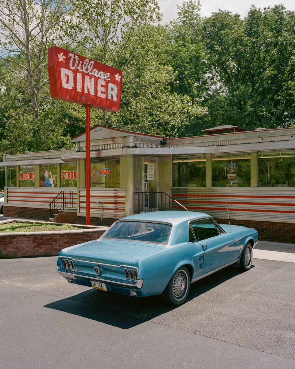 dinokuznik's tweet photo. Vintage ladies I met, road tripping the USA https://t.co/BvcWC7Jp58