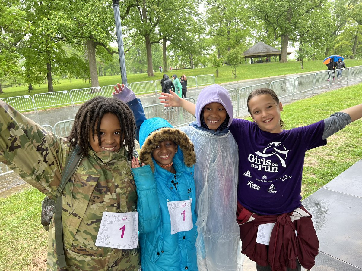 kellyaoconnell's tweet photo. Girls on the Run is fun, even in the rain! We are so proud of our girls and thankful for their parents for coming out!  We are grateful for our amazing coaches @ms_russell9 and Mrs. Marinelli! @GirlsontheRunGC #GOTR2023 #RunningInRain #SoFun https://t.co/t2TF40iLEx