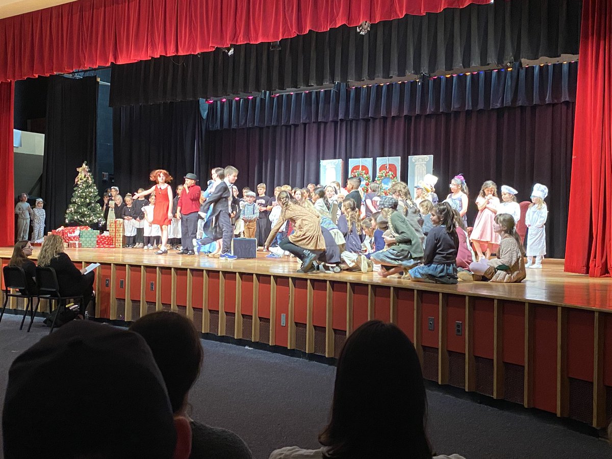 MrsGivenCPM's tweet photo. Congratulations to the cast of Annie Jr. CPM is so proud of you!@MrsWhitCPM https://t.co/FGg4Sno7Je