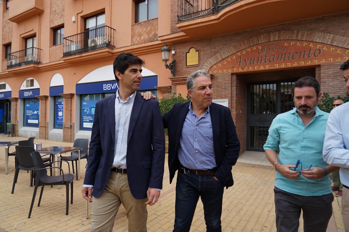 FranSantosCoin's tweet photo. ✅ Gracias @eliasbendodo por tu visita a #Coín y tu constante apoyo a esta tierra allá donde vayas. #CoinAvanza y eso es sin duda gracias al apoyo del @ppopular desde las distintas administraciones y pronto desde el Gobierno de España #CoinMLG https://t.co/vizdL5xWGG