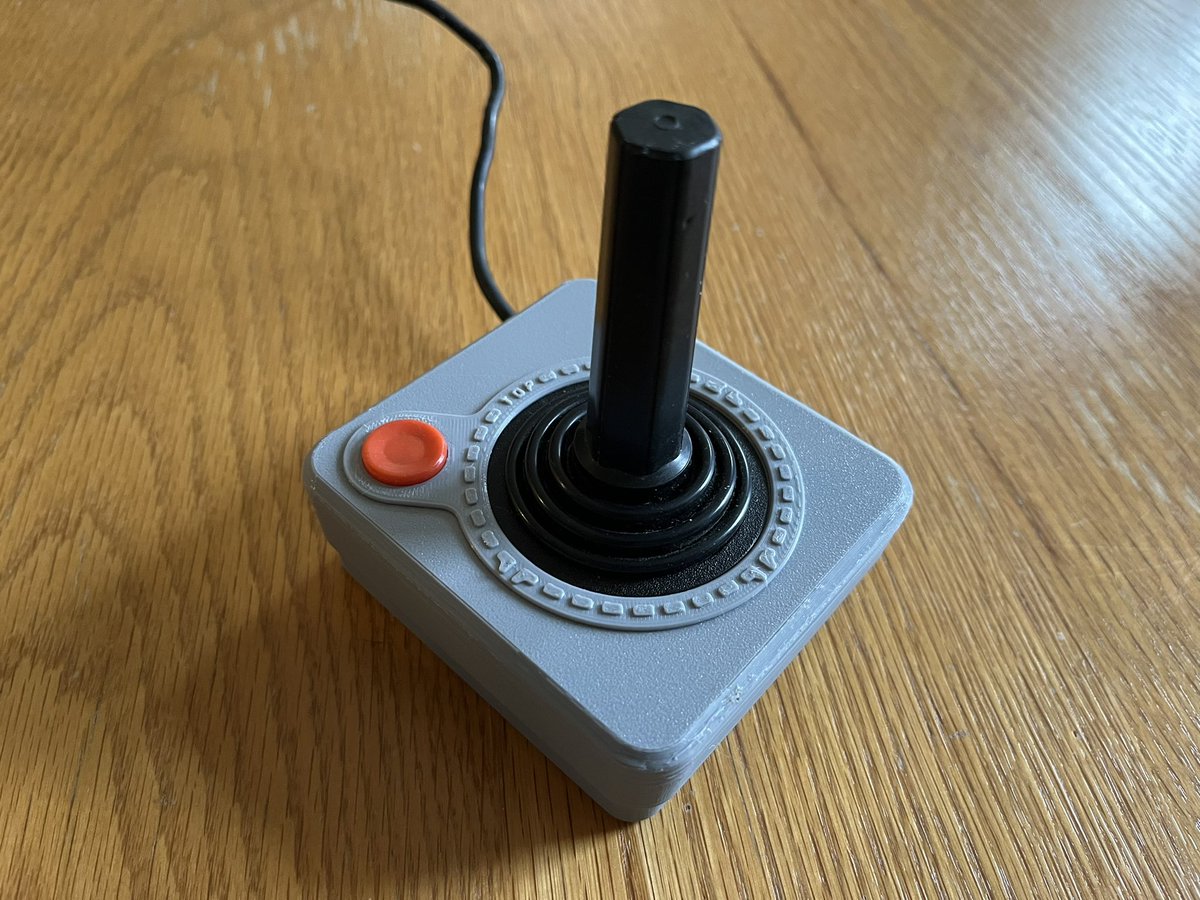 Behold an Atari CX40 joystick in ‘XEGS’ grey with 3D printed upper and lower shells!  (Printed with @Polymaker_3D grey PETG on a Prusa MK3) #Atari #3Dprinting