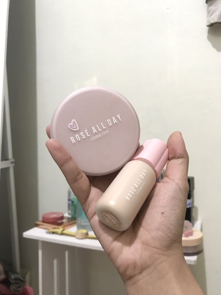 smnsia's tweet photo. Ada yang penasaran sama Cushion sama Skintintnya Rose All Day ???
Review ga yaaa https://t.co/ujYbO5CqQh