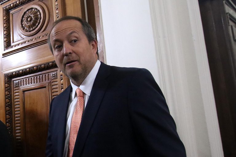 andres20ad's tweet photo. ¿Cómo es posible que después de un informe de Contraloría de más de 1000 páginas donde se detalla como por 10 años Torrealba desviaba dinero a sus 4 cuentas robando más de 527 millones, la Fiscalia no solicite su arresto? El Fiscal Nacional actúa como encubridor de Torrealba. https://t.co/wCf8CocZEu