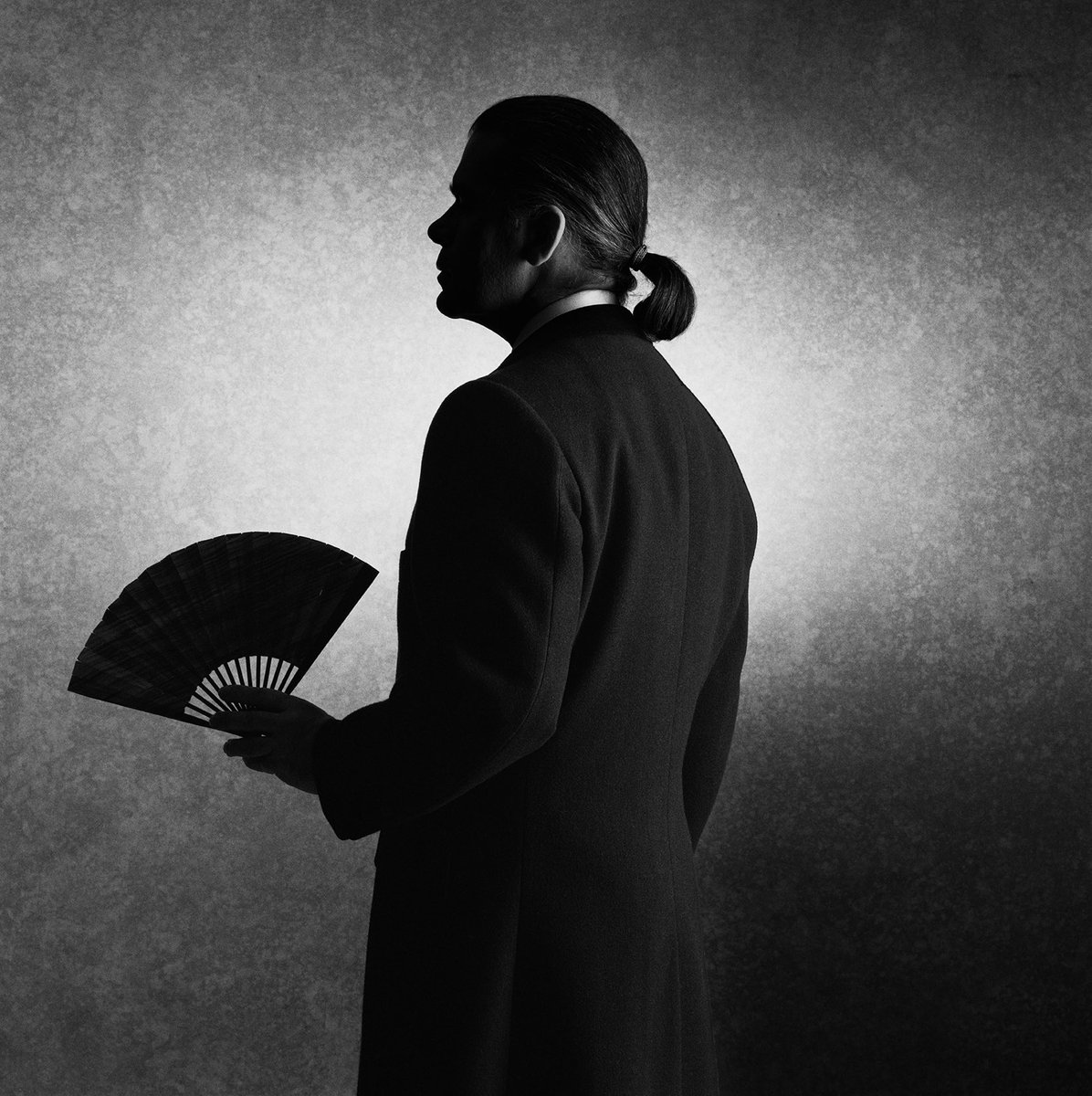 peterlindbergh's tweet photo. Karl Lagerfeld, Paris, 1986
-
#TributeToKarl #KarlLagerfeld #ALineOfBeauty https://t.co/jA3cBjr6S3