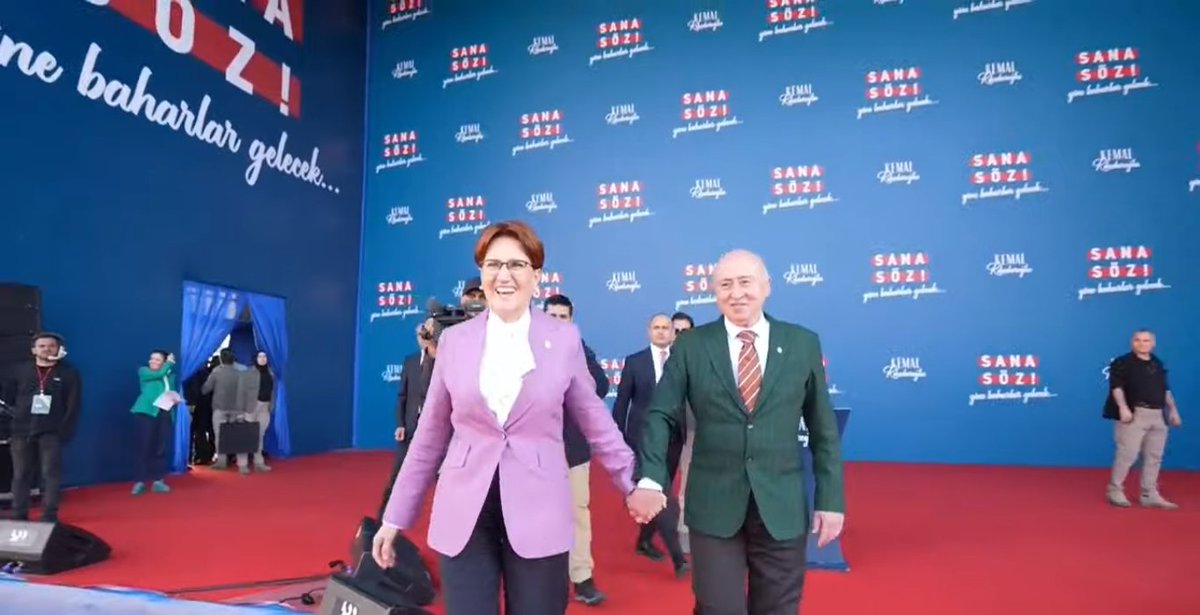 solcugazete's tweet photo. Meral Akşener:

"Herkes eşiyle çıkınca bende kocamı getireyim dedim." https://t.co/GBHHo84m9F