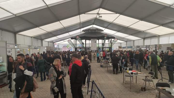 🎊 FERIA DE LA ANCHOA 🎊

Parte de nuestro grupo de voluntarios se encontraron en esta mañana en la Feria de la Anchoa (Santoña) en la cata a la mejor anchoa y premio a la mejor anchoa 2023 junto nuestros compañeros de Aso Mun Pc Cayon.

#ProteccionCivil #cartes