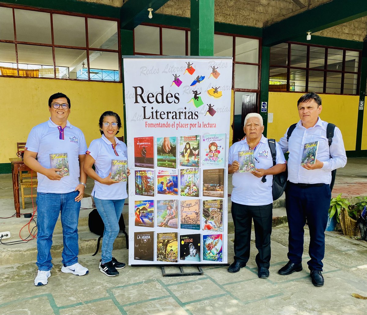 RedesLiteraria's tweet photo. Asociación Cultural Redes Literarias participando del I Encuentro de Escritores Amazónicos en la I.E Ángel Custodio Ramírez García en la región San Martín. https://t.co/Nxs1ZteYWy