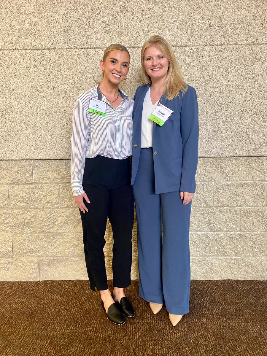 Had a great time presenting my most recent work on physician trust at <a href="/almedassoc/">Medical Association of the State of Alabama</a> annual conference! 
<a href="/DChu80/">Daniel I-Hsin Chu | 朱以信</a> 
And of course it’s always great seeing a friendly face —<a href="/karleighmaze/">Karleigh Maze</a>