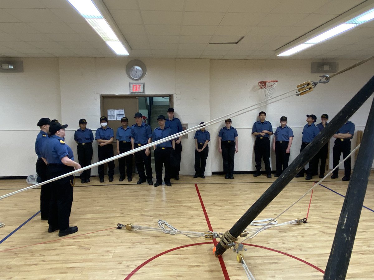 RCSCCOJIBWA's tweet photo. Shout out to RCSCC Haida for inviting our Cadets out to join them in our SIDC training @186haida https://t.co/6tBcpNX8GN