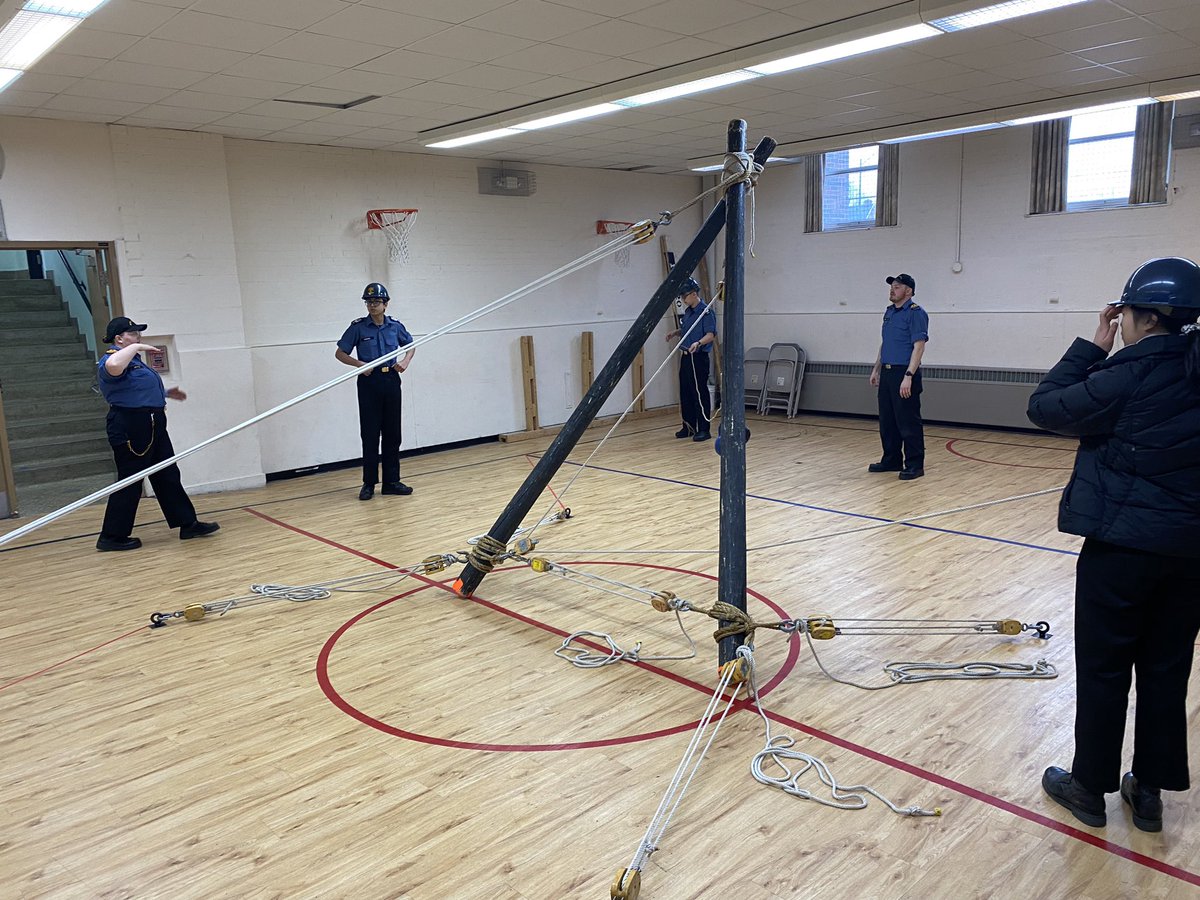 RCSCCOJIBWA's tweet photo. Shout out to RCSCC Haida for inviting our Cadets out to join them in our SIDC training @186haida https://t.co/6tBcpNX8GN