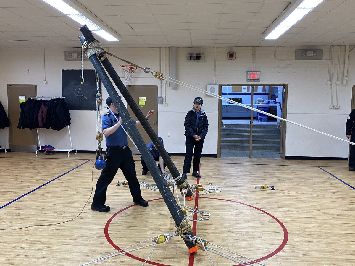RCSCCOJIBWA's tweet photo. Shout out to RCSCC Haida for inviting our Cadets out to join them in our SIDC training @186haida https://t.co/6tBcpNX8GN