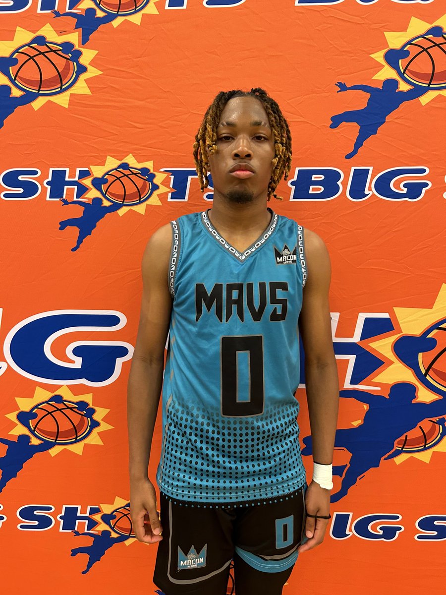 BigShotsGlobal's tweet photo. #BIGSHOTS #MBJamLive

17U Gold

3DI- 75
#0 Johnathan Pang 29
#10 Denis Tamnou 14

Macon Mavs- 52
#0 Donovan Carter 24
#5 Jaden Stanley 20 https://t.co/ZXzA27Ldpd