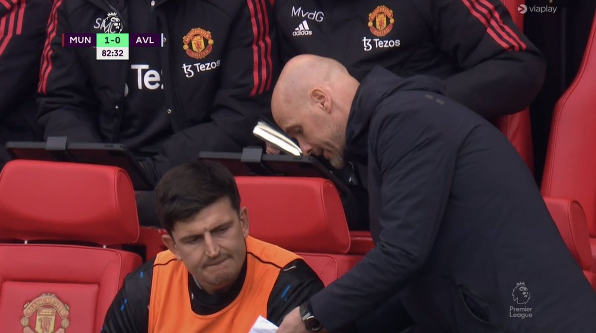 jaydmourinho's tweet photo. #maguire you can go on BUT!
Look here, this is a ball stay the hell away it! https://t.co/YvLgeB4vb7