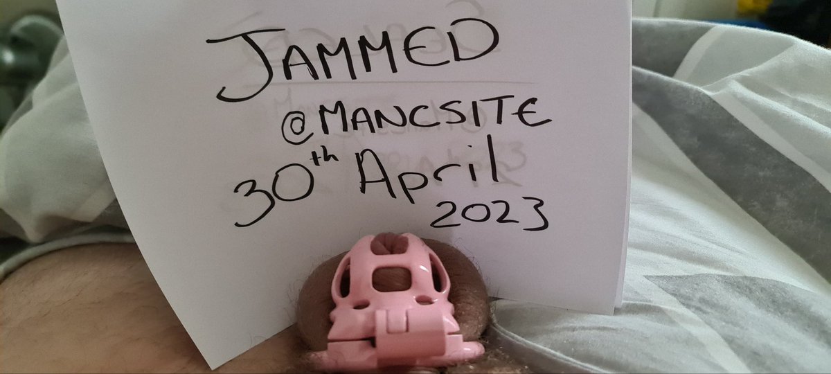 Mancsite's tweet photo. #11daychastitycontest #cagecheck #teamlocked #malechastitydevice #malechastity #gaychastity #lockednub https://t.co/wOrPL5YQY6