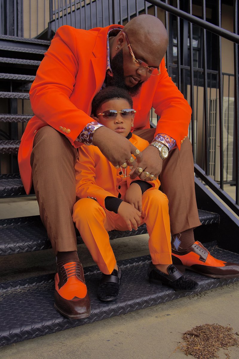 When it come to us 👨‍👦 I ain’t gone play with em 😈 y’all fav duo 🥶 #OrangeCrush2023🍊#prom2023 👑🤴🏾 shout-out Shakespeare DopeAf with dat 📸