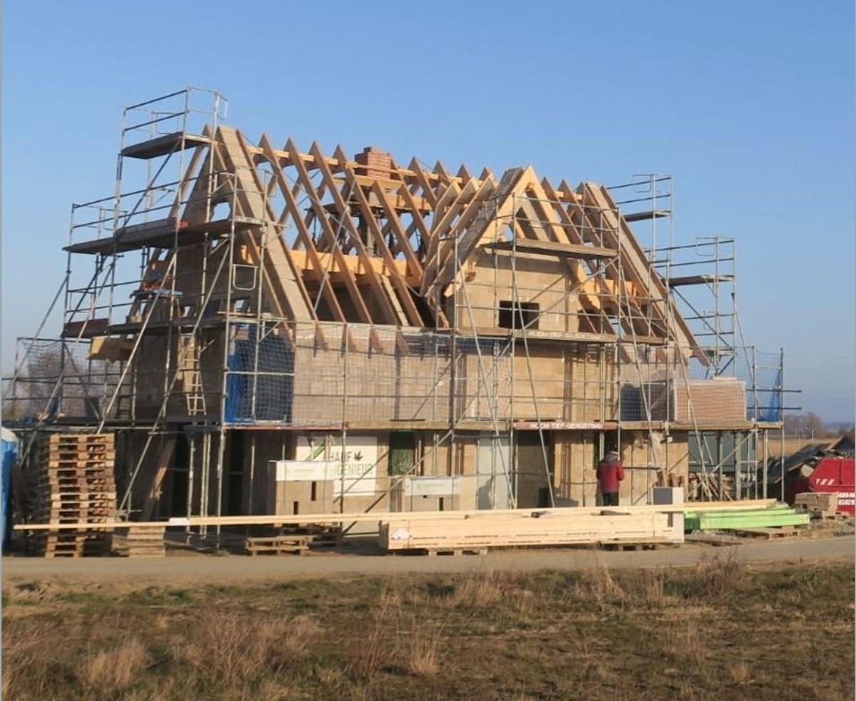 Hemp house under construction in Germany. Photo courtesy of Hanfingenieur

Check out the new Hemp Building Directory from Hempbuild Mag at the link below:

hempbuildmag.com/directory-2023

#healthyhomes #hemphouse #industrialhemp #hempbuilding #sustainablebuilding