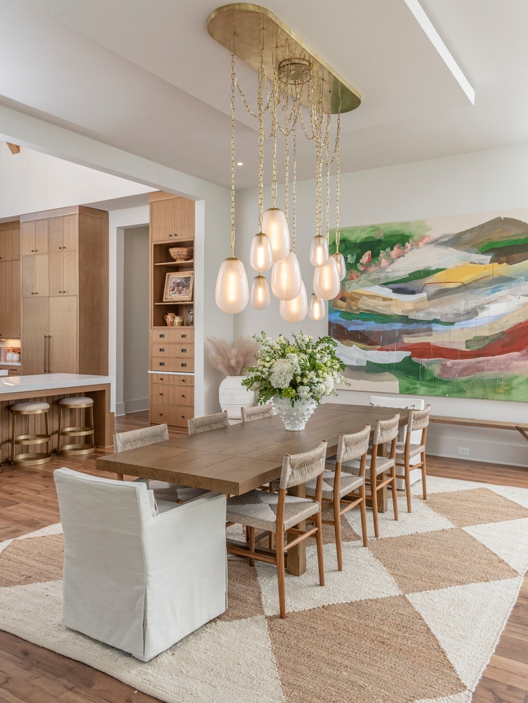 LegendHomesTN's tweet image. Now, that is what you call a #statementlight! 🤩⁠

Designer: @studio36design⁠
Photographer: @reedbrownphoto

#legendhomes #legendarylifestyles #customhomes #luxuryhomes #livealegend #nashvillerealestate #interiordesign #homebuilder #customhomebuilder #nashvillebuilder