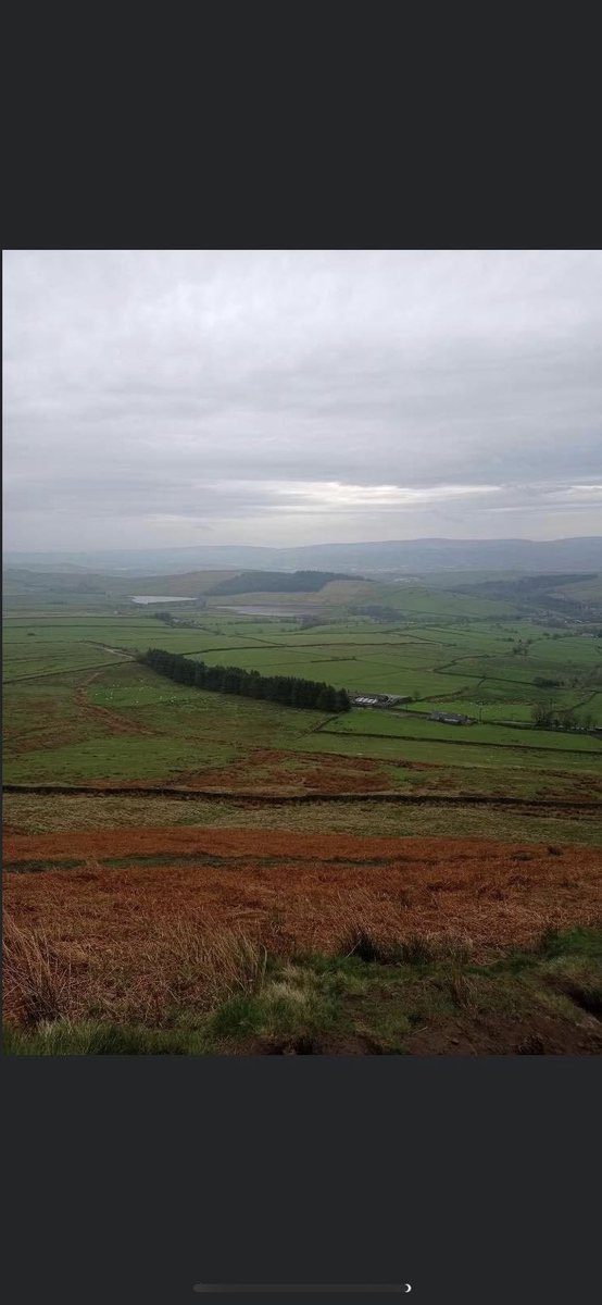 Great walk up Pendle Hill this morning. Very therapeutic and good for the mind. No pain, no gain 💪