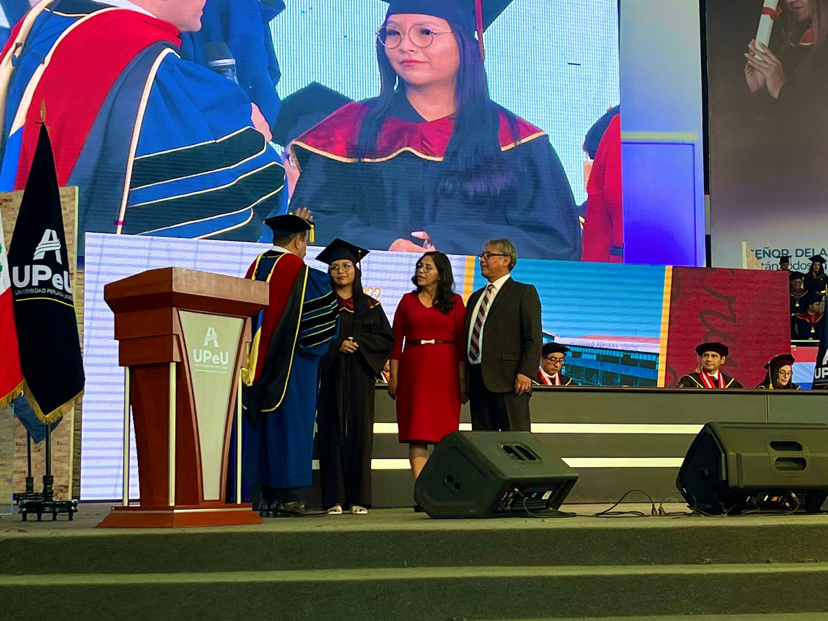 📣“La graduación no es un final, sino un nuevo comienzo, un momento para recordar que la excelencia se persigue cada día”, mencionó el Dr. Walter Murillo, rector de la UPeU, durante la graduación de la promoción Joseph Bates. 😊🙏🏻