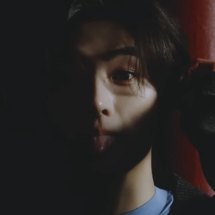 heeheelee2001's tweet photo. POV:  #SUNGHOON as your Boyfriend 😭🩸 

#ENHYPEN_4thMiniAlbum #ENHYPEN #DARKBLOOD #BiteMe https://t.co/e3i6mXDlIX
