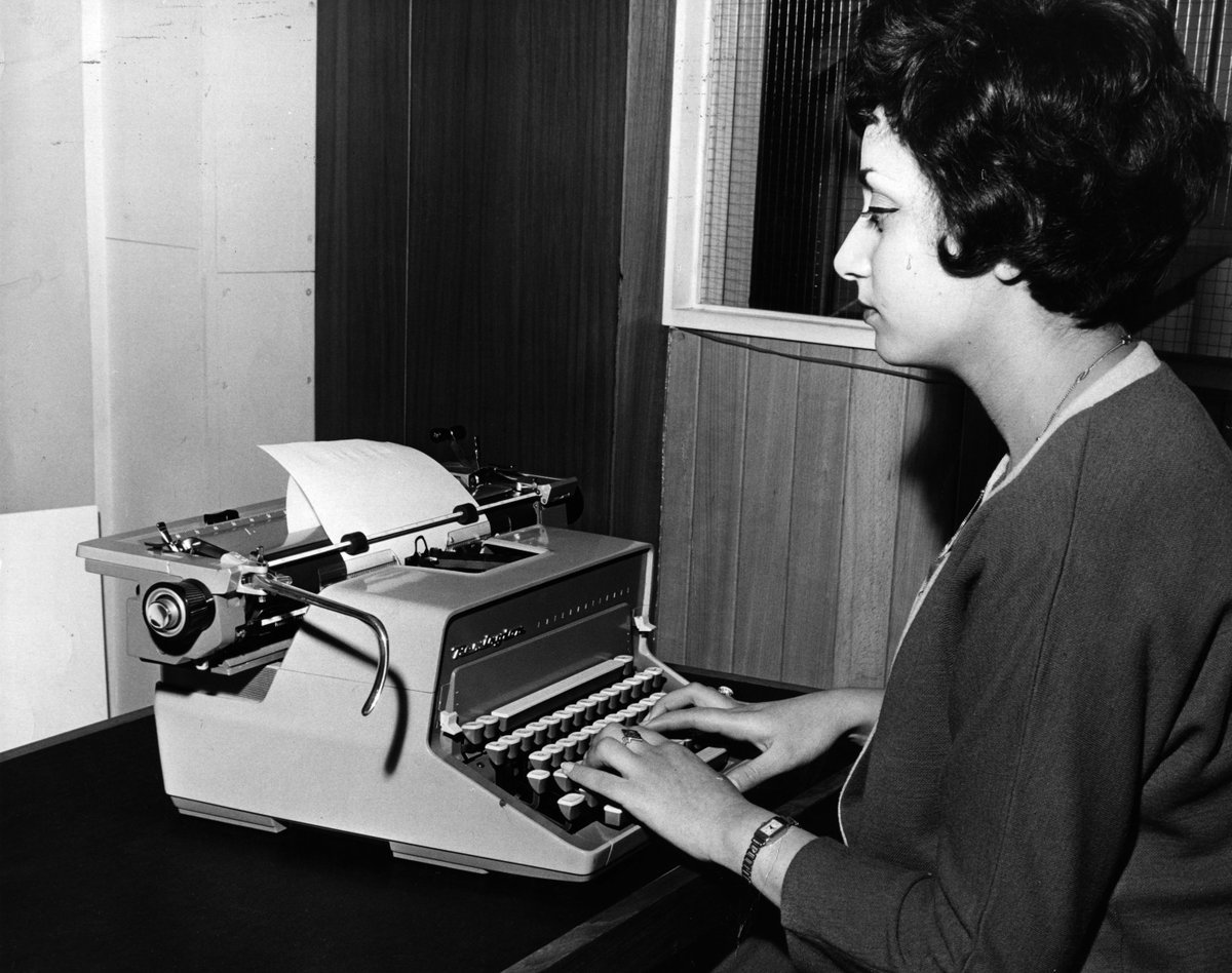 CALLING ALL TYPEWRITER FANS!! This year's WotS festival features a unique typewriter exhibition &amp; we want more. On Saturday 20 May bring your typewriter to <a href="/DWTownHall/">Dingwall Town Hall</a> btw 9 &amp; 10 am. Manual, electric, old, new, all typewriters &amp; their stories welcome!  bit.ly/3AMvrpb