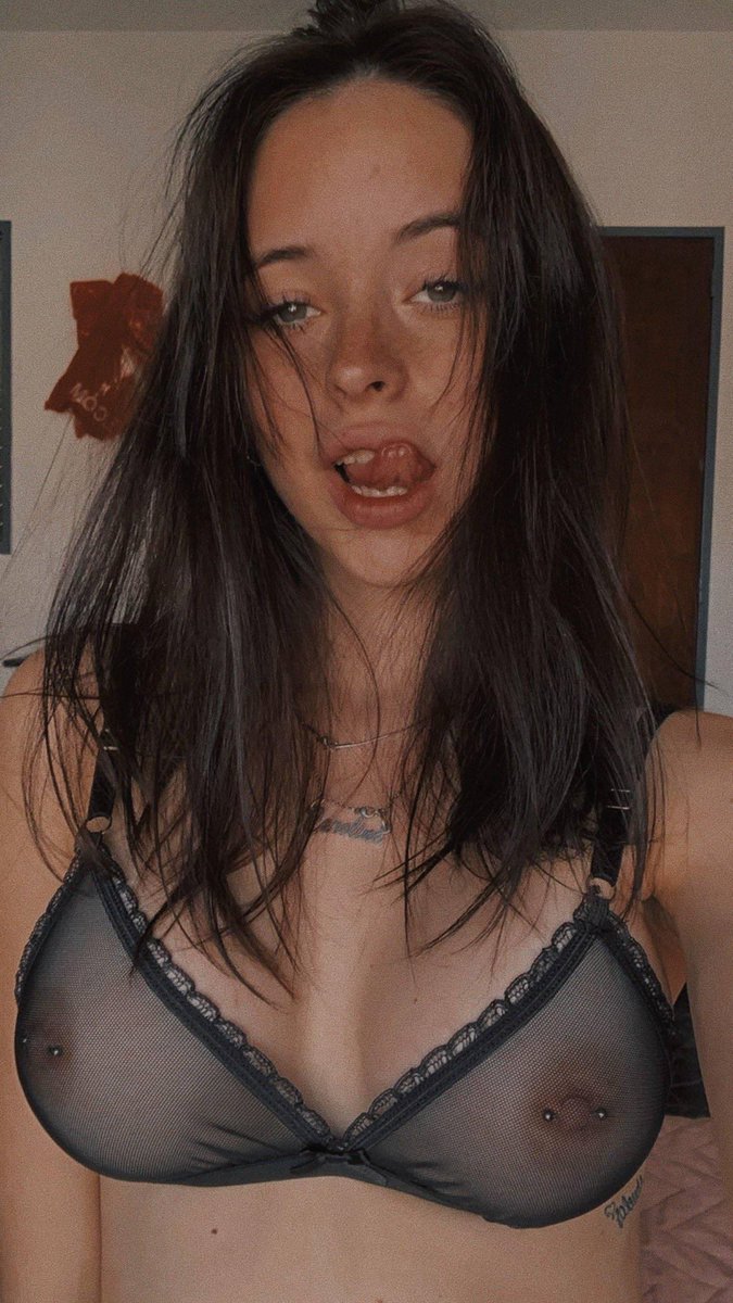 margosoulmate's tweet photo. Benditos sean los piercing en los pezones https://t.co/C2K20LmCsF
