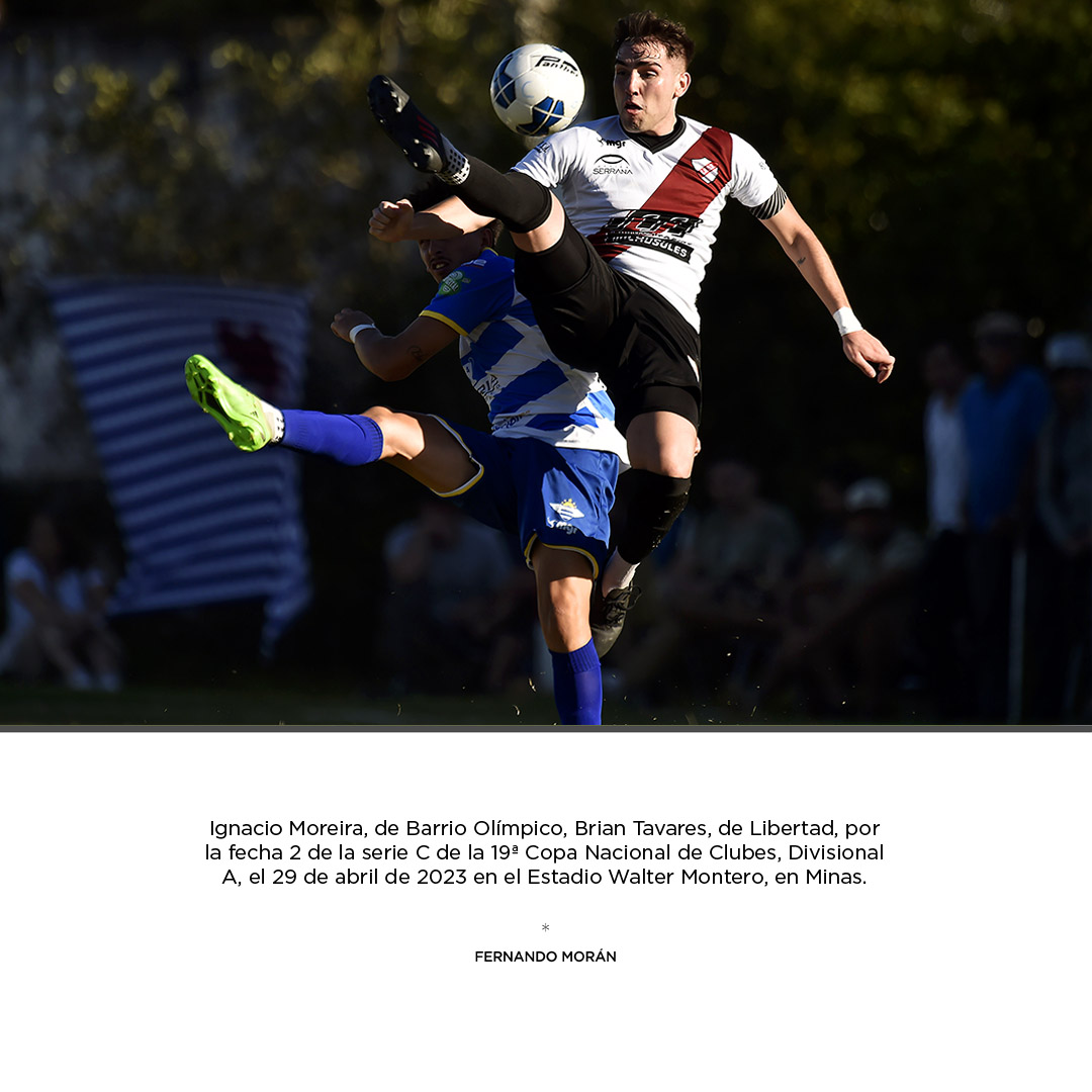 Ignacio Moreira, de Barrio Olímpico, Brian Tavares, de Libertad, por la fecha 2 de la serie C de la 19ª Copa Nacional de Clubes, Divisional A, el 29 de abril de 2023 en el Estadio Walter Montero, en Minas.

📷 Fernando Morán, Gamba. 
<a href="/cabarriolimpico/">C.A. Barrio Olimpico</a> #CopaClubes #SomosElInterior