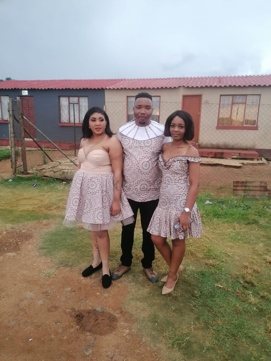 Tshepang_one's tweet photo. Happy customer, happy me
Kopa nne le n_support. Tailored by me @Tshepang_one & 🤷🏾♂️#Nothing_Else https://t.co/6lbRzNsJNi