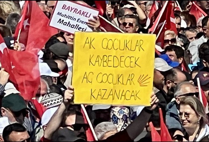 Pamuk_Miya's tweet photo. “Tüyü bitmemiş yetimin 
hakkını yedirmeyeceğim..”

Kemal Kılıçdaroğlu 
#İzmir #Gündoğdu https://t.co/VolYQ5DY4d
