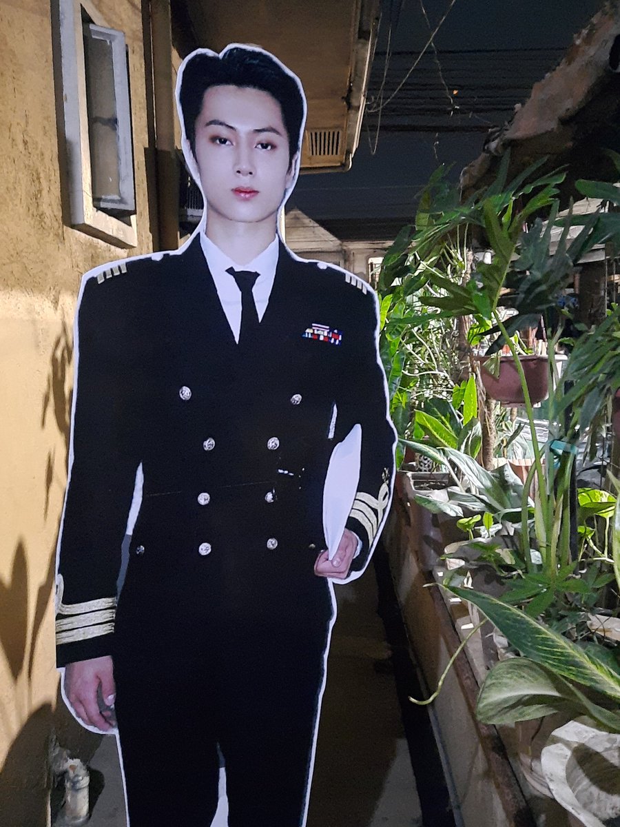 jjongrockstarr's tweet photo. ANONG BITE ME BITE ME??!!! JAN KA SA LABAS. BANTAYAN MO HALAMAN NI MAMA https://t.co/QNsPTthids