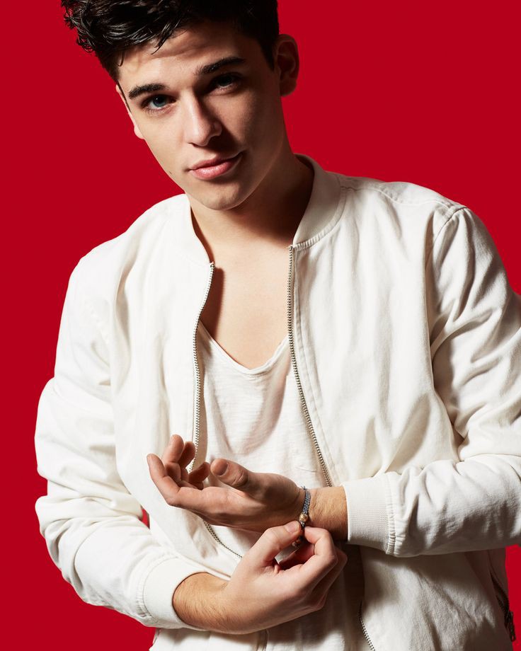 SolitudeVibe's tweet photo. 📌 INTRODUCTION 📌

☄️ Kevin Farrell
♂️ (he/him)
📍 college student (medicine)
❤  multiship (gay, bottom lean)

✒️ Roleplay purpose only ✒️ https://t.co/LV80WM2u0E