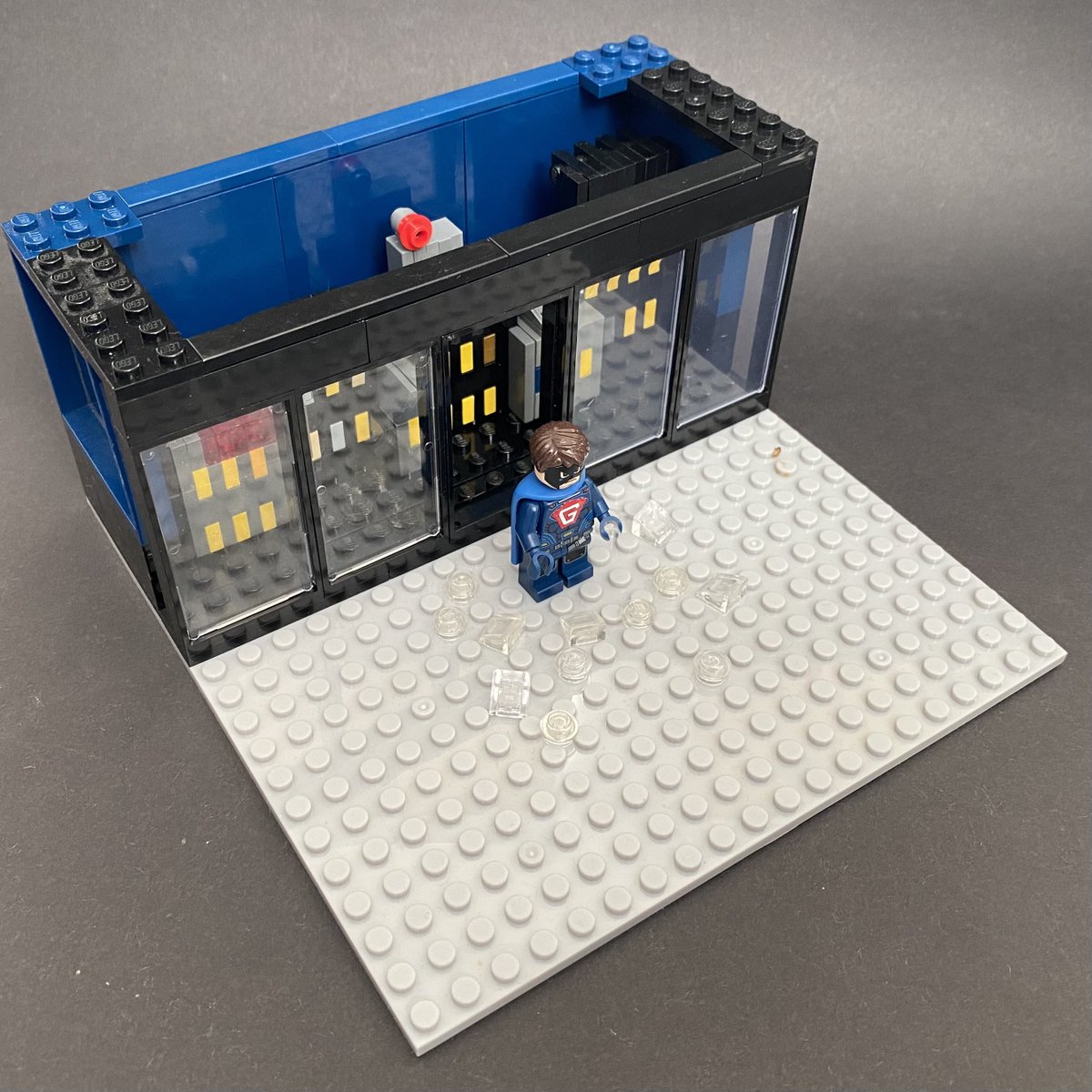 Impressive. Those windows are built to withstand a blast equivalent to four nuclear explosions. 

The Ghost smashes it on #12thDoctor #DoctorWho special The Return of Doctor Mysterio.

#legodoctorwho #LEGO
