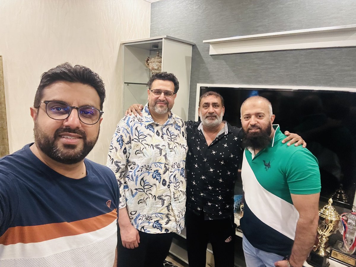 Met with the #Big #Brothers after 20 Years. 

Thank you Imran bhai for your visit to Pakistan. May Allah bless you with health and happiness. 

#ManiBhai #AkbarBhai and #ImranBhai.