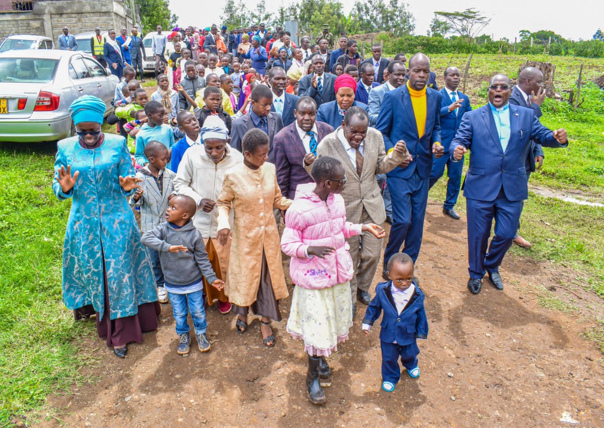 J_Kikwai's tweet photo. Greater Ongata Rongai Region celebrating baby David Baraka who was a cripple for 2½ years but was healed at the meeting of the LORD in Jamhuri Grounds and he is now walking leading the celebrations, celebrating #TheGreatestRevival 🔥🔥 https://t.co/WmA3GAKKhw