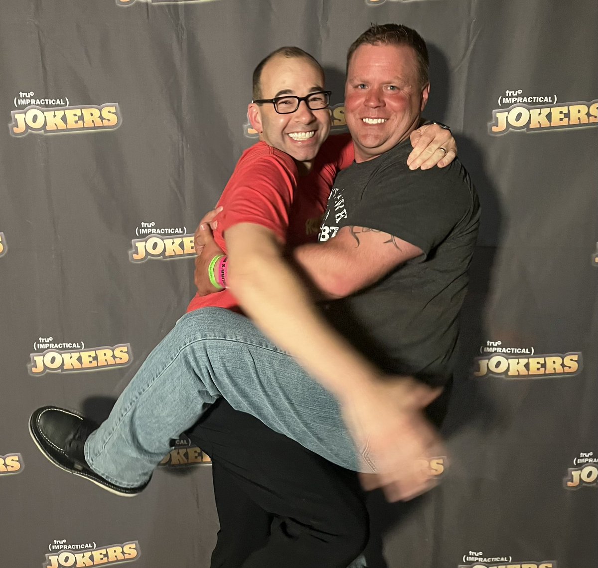 JKsDoubleTake's tweet photo. @jamessmurray @SalVulcano @BQQuinn @truTVjokers @jokerstour @OutbackPresents 🤗🤗🤗 https://t.co/h3il7iP9QU