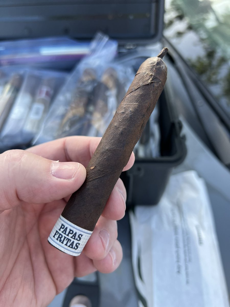 cigarsmoke's tweet photo. Good morning FAM #nowsmoking @drewestatecigar @JonathanDrewArt @RebelChefJay #UnicoSeries
 Papas Fritas 🍟 in a @Starbucks parking lot in Victorville! #coffee ☕️ on the road to #Vegas have a great Sunday #TwitterFam #cigarsmoke #smokesignals #pssita #cigars #cigar https://t.co/ziMtaiufg3