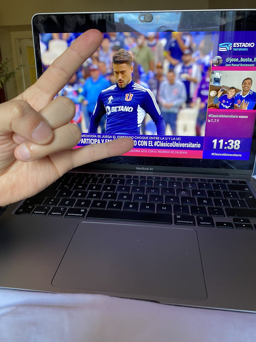 AlvaroAvendanoL's tweet photo. Desde Irlanda 🇮🇪 Vamos la U! 🤘🏽🦁🔵🔴🔵

#UdeChile #VamosLaU #ClasicoUniversitario #ClasicoUniversitarioCL https://t.co/WIiIZVsgG7