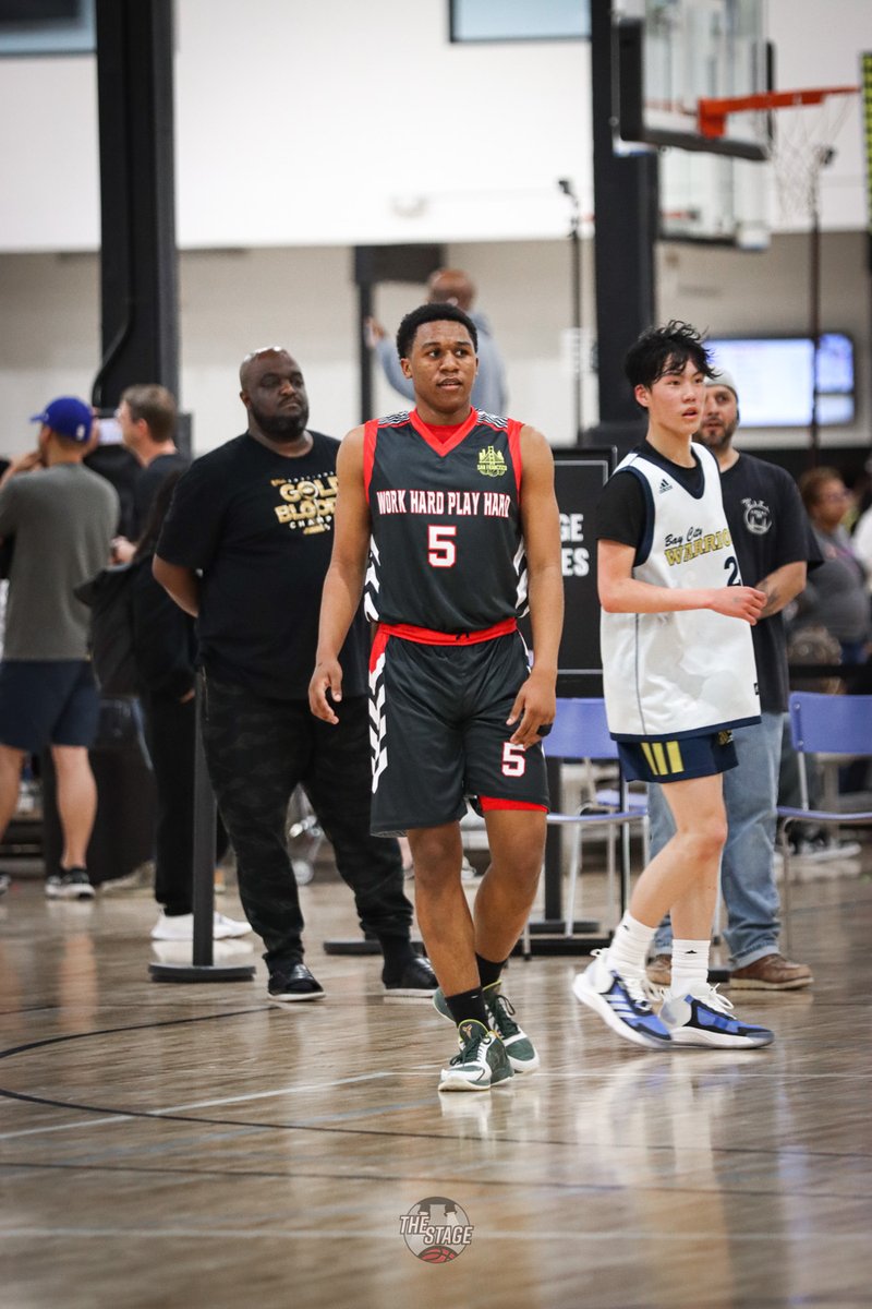 EBC_Camps's tweet photo. #EBCAlumni Raymond Whitley had 37 pts and 12 reb in one game this weekend at #TheStageCircuit with solid performances in each game brining his average for the weekend: 27.67 ppg and 7.3 rpg 🔥 @StageCircuit https://t.co/TskpELrtpE