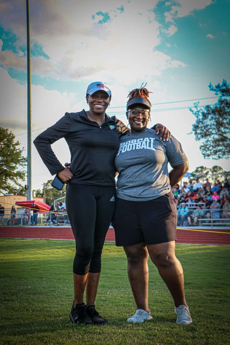 Shoutout to my partner in crime!! I truly couldn’t have accomplished my first year as a head coach without your guidance! Year 3 at State!! #yourfavoritedue #wehavesomethingtoprove <a href="/Kumina17/">Coach Thomas</a>