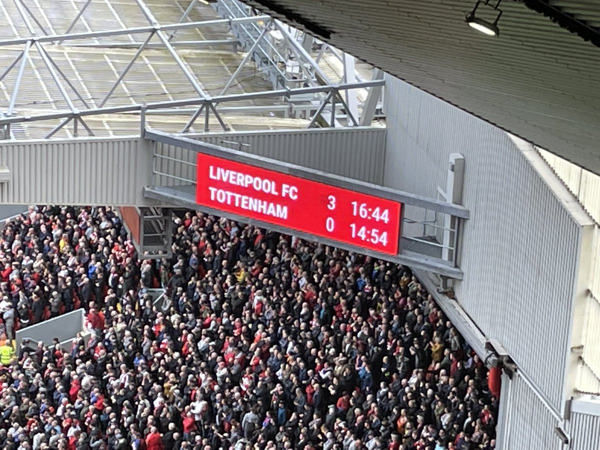 imran_IGG's tweet photo. Goal ⚽️⚽️⚽️
LFC 3-0 Spurs
@mosalah 15’
#WalkOn | #LIVT https://t.co/gjwH4TgsGi