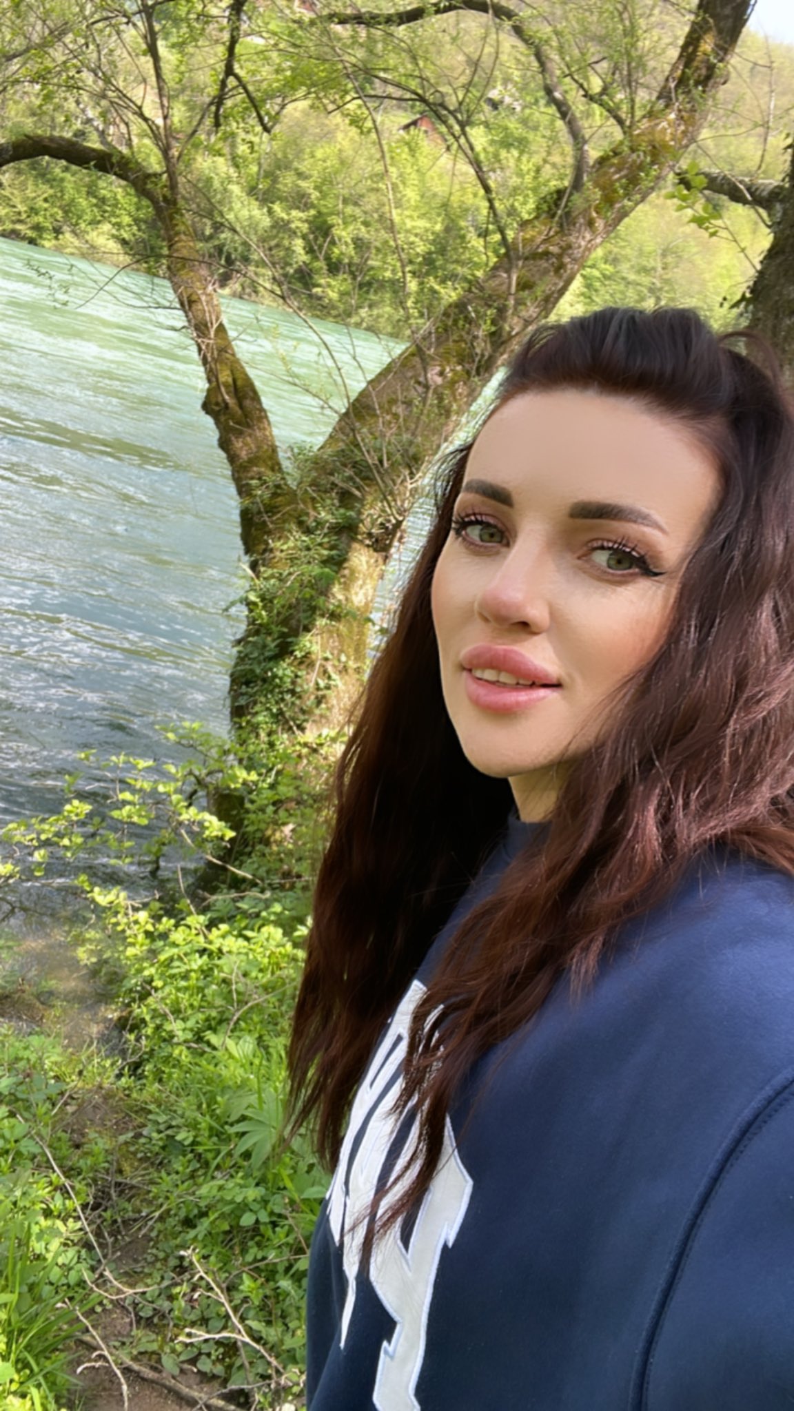 TW Pornstars - Luna Roulette. Twitter. Hi there 🥰 I wish you very nice day 😘 #weekend #beautiful