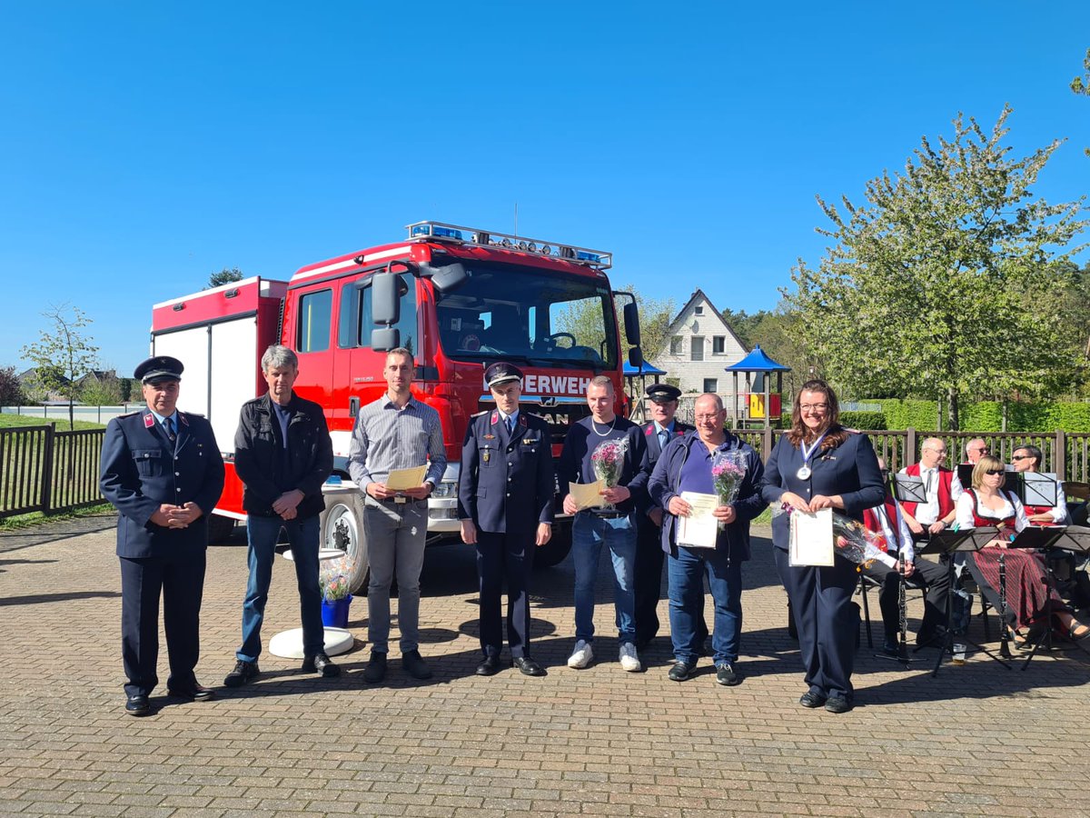 Neues MLF für die Ortsfeuerwehr in Vinzelberg und dazu noch einige Beförderungen